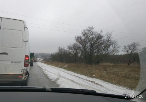 В Крыму и Севастополе "минус" и мокрый снег – на дорогах гололёд [фото]