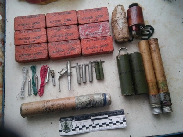 В Кропивницком правоохранители обнаружили у военного целый арсенал взрывчатки(фото)