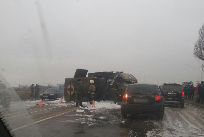 В ДТП на крымской трассе загорелся грузовик [фото]