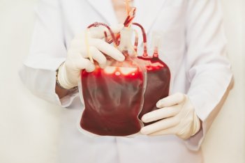 Объем неизбежного обеспечения донорской кровью в 2017 году уменьшен на 7,6%