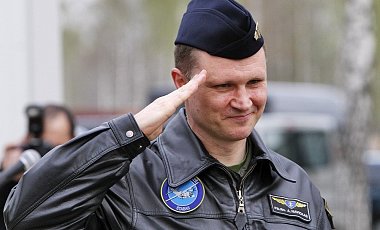 В Литве командующего ВВС выгнали за ремонт вертолетов в России