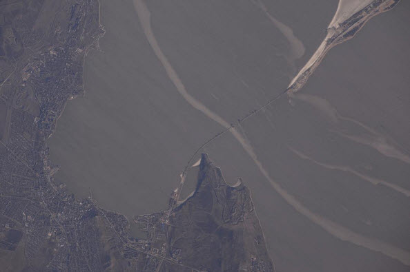 Снимок стройки Крымского моста сделали из космоса [фото]