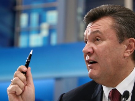 Защита В.Януковича получила 17 дней на ознакомление с материалами дела