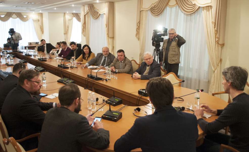 Комітет з питань промислової політики та підприємництва провів "круглий стіл", присвячений ролі України у європейському просторі
