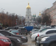 На Софийской площади ликвидировали несанкционированную парковку