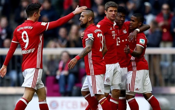 Бундеслига: Бавария забила восемь голов Гамбургу, победа Герты