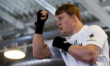 Супертяжеловесу из РФ Поветкину на год запретили боксировать