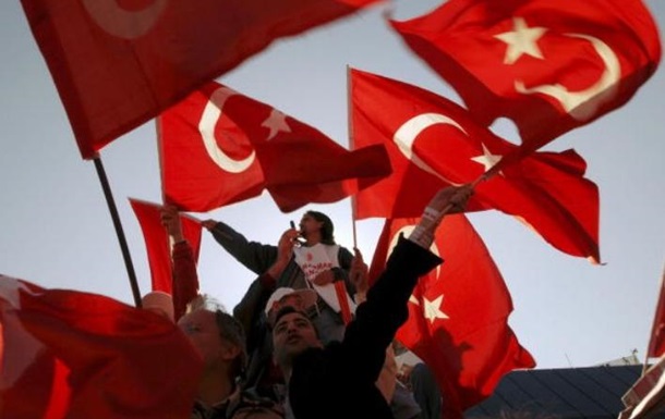 Турция разрешила въезд украинцам по ID-карточкам