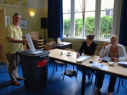 На парламентских выборах в Нидерландах явка возвышеннее, чем обычно