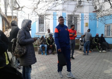 Иностранцев-нелегалов оштрафовали и обязали покинуть Крым [фото]