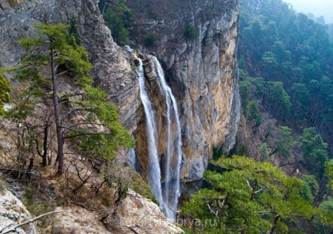 В Крыму у водопада Учан-Су заплутали четверо туристов
