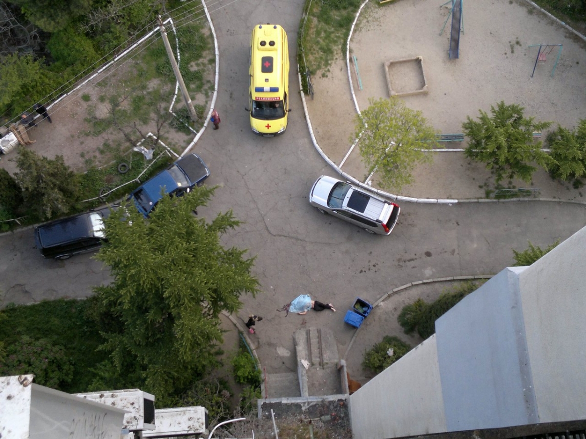 В Ялте дядька упал с 15 этажа высотки [фото]