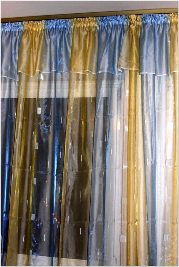 Фото — 35 Желто-голубые шторы из органзы