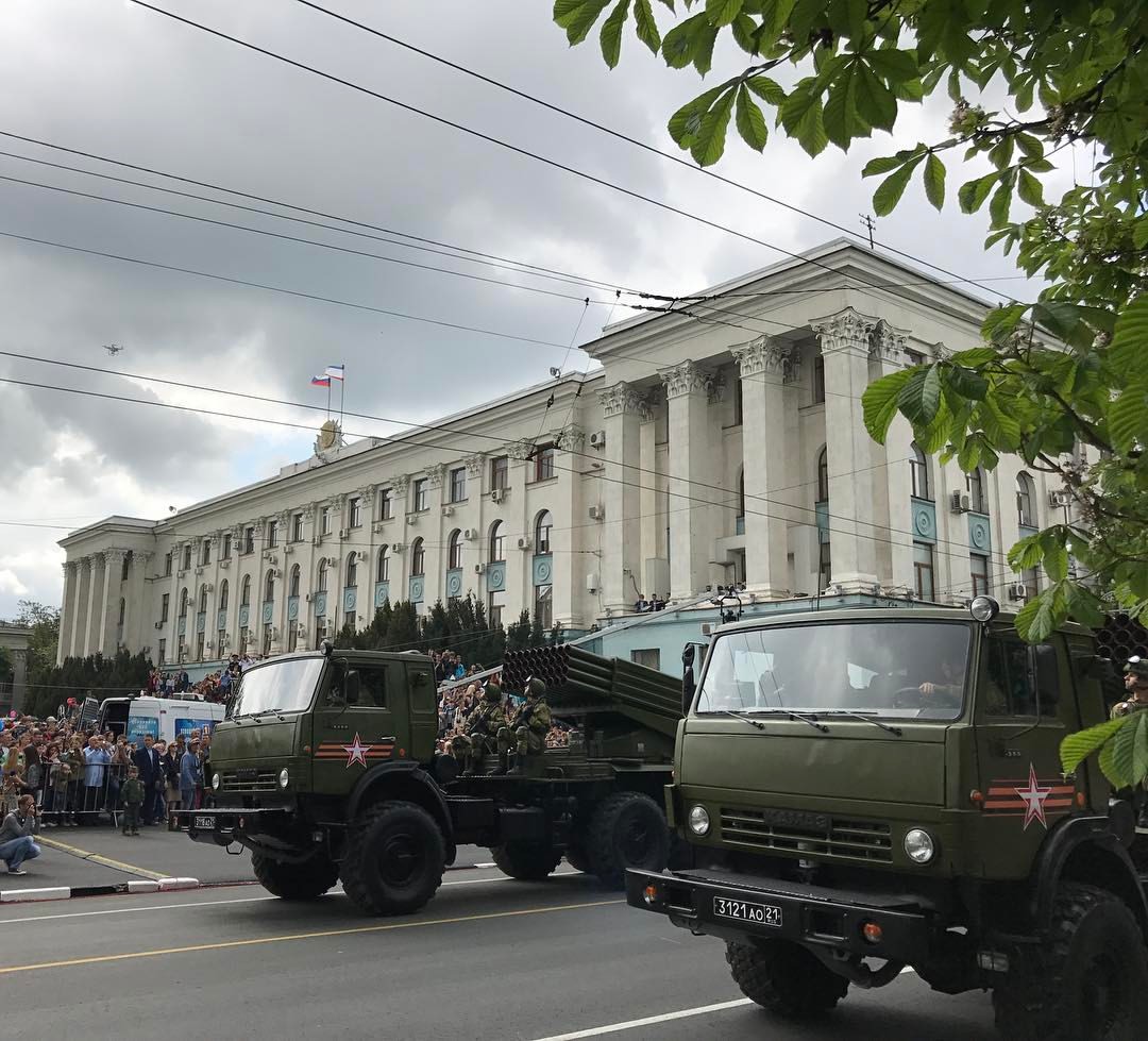 В Симферополе 9 мая впервинку миновал военный парад [фото, видео]