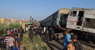 Египетский чиновник загнулся, завидев собственными буркалами последствия адовой железнодорожной аварии