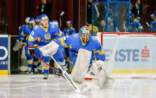СМИ утверждают, что несколько хоккеистов сборной Украины «сливали» матч на домашнем ЧМ