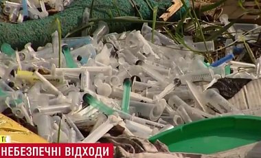 Под Киевом вскрыты пакеты со шприцами и контейнерами с кровью