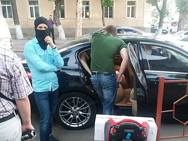 На Николаевщине будут судить высокопоставленного фискала и полицейского, спрашивавших с предпринимателя крупные взятки(фото)