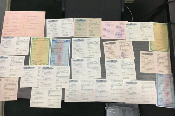 Застопорены умельцы, подделывавшие документы для получения румынского гражданства(фото)