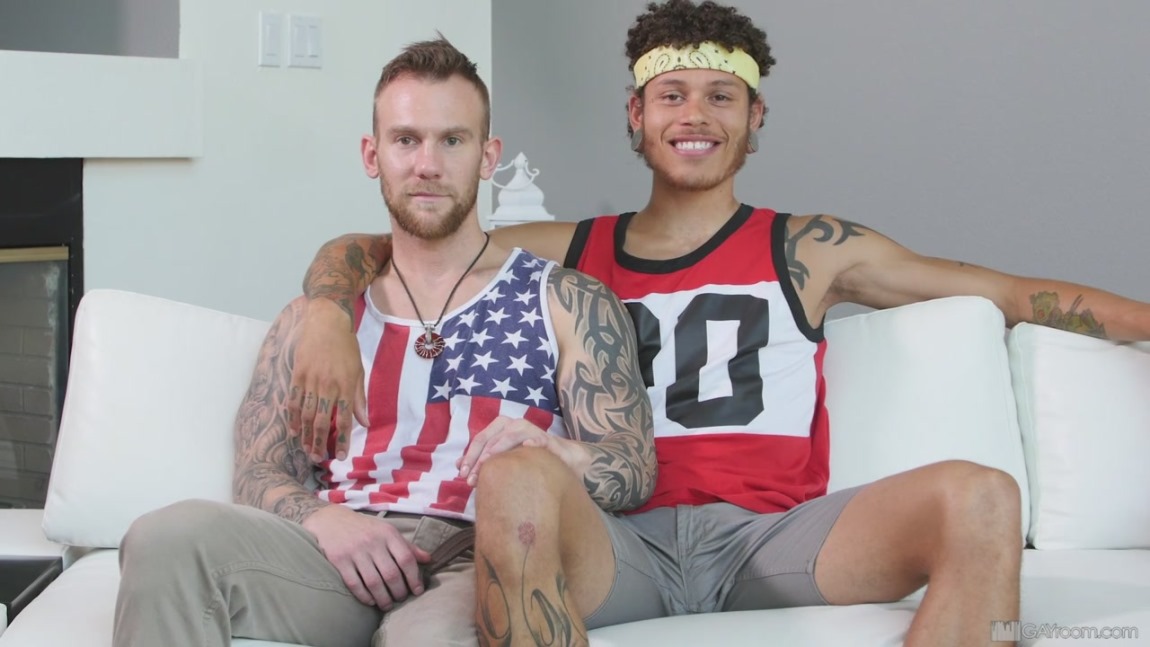 [DamnThatsBig.com / GayRoom.com] Tattooed Muscle Top (Damien Michaels and Jay Fine) [2015 ., Interracial, Latino, Big Dick, Oral, Blowjob, Anal, Masturbation, 720p]