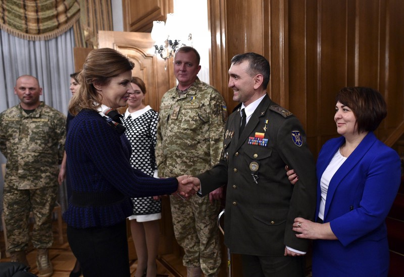 Президент разом з дружиною зустрівся з Героями України