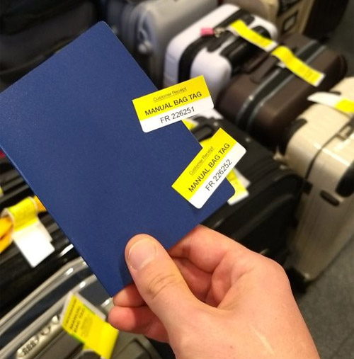 Ryanair впрыскивает новоиспеченные правила транспортировки багажа