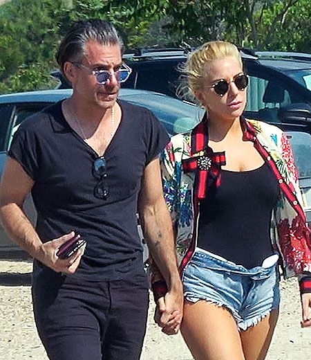 Леди Гага и ее агент Кристиан Карино помолвлены